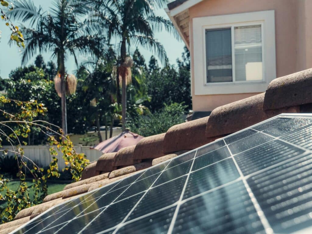 cuanto pesa una placa solar