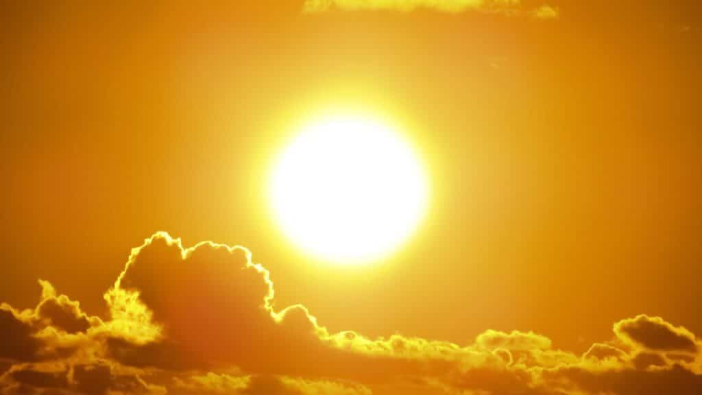 cuánta energía genera una placa solar